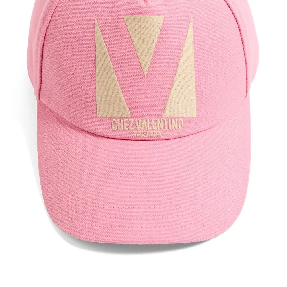 Бейсболка с логотипом