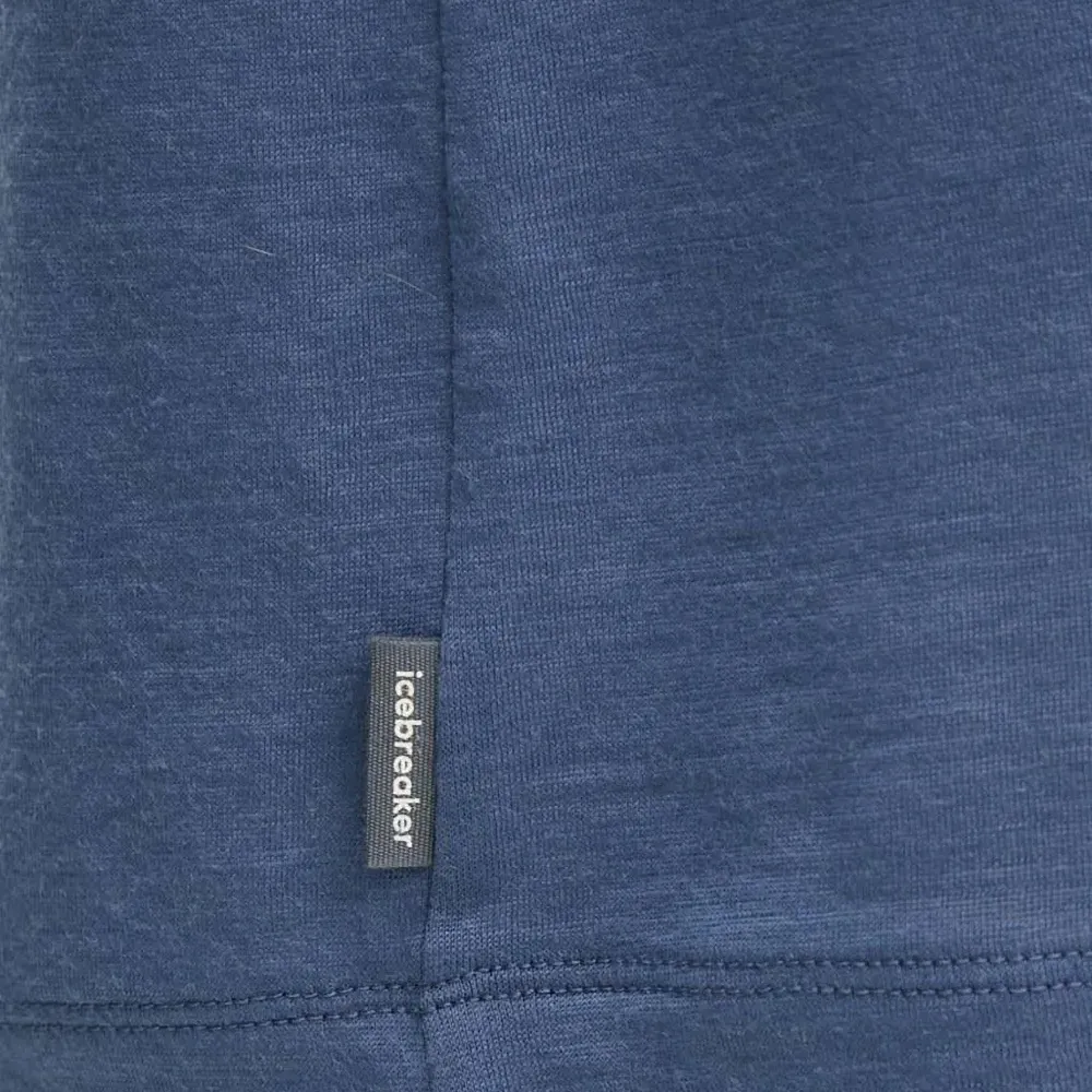 Платье без рукавов с круглым вырезом Платье без рукавов с круглым вырезом