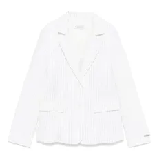 Пиджак в тонкую полоску