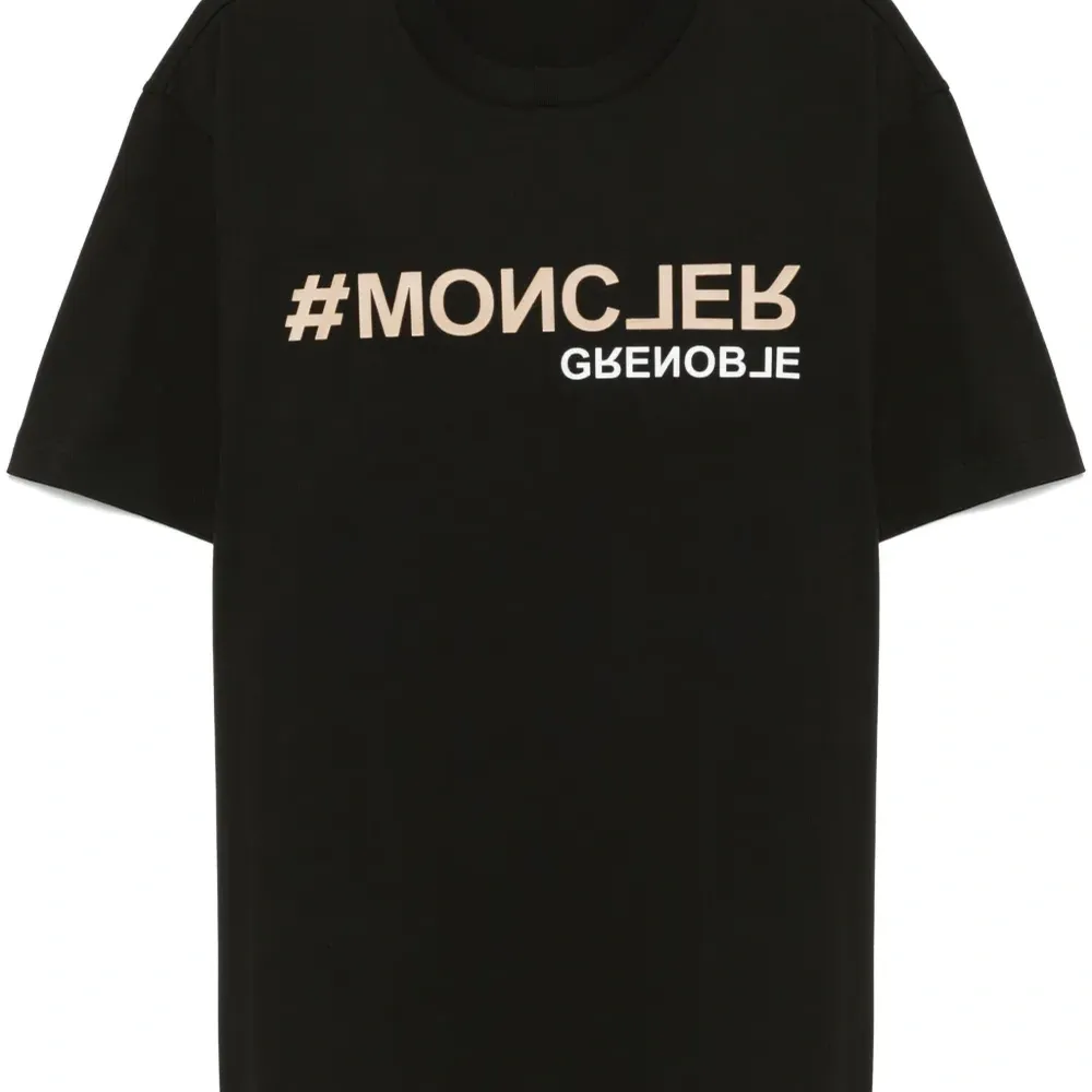 Футболка с логотипом Футболка с логотипом