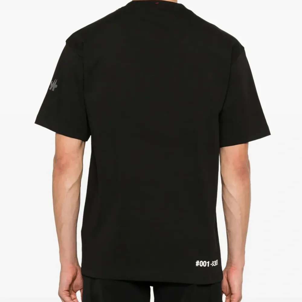 Футболка с логотипом Футболка с логотипом