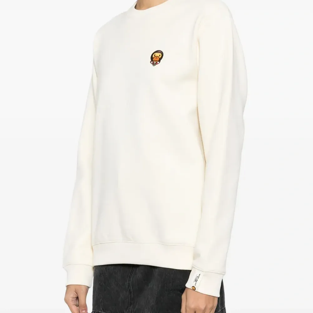 Толстовка с круглым вырезом