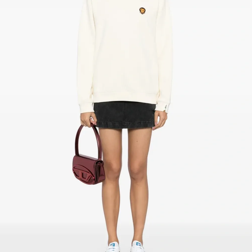 Толстовка с круглым вырезом