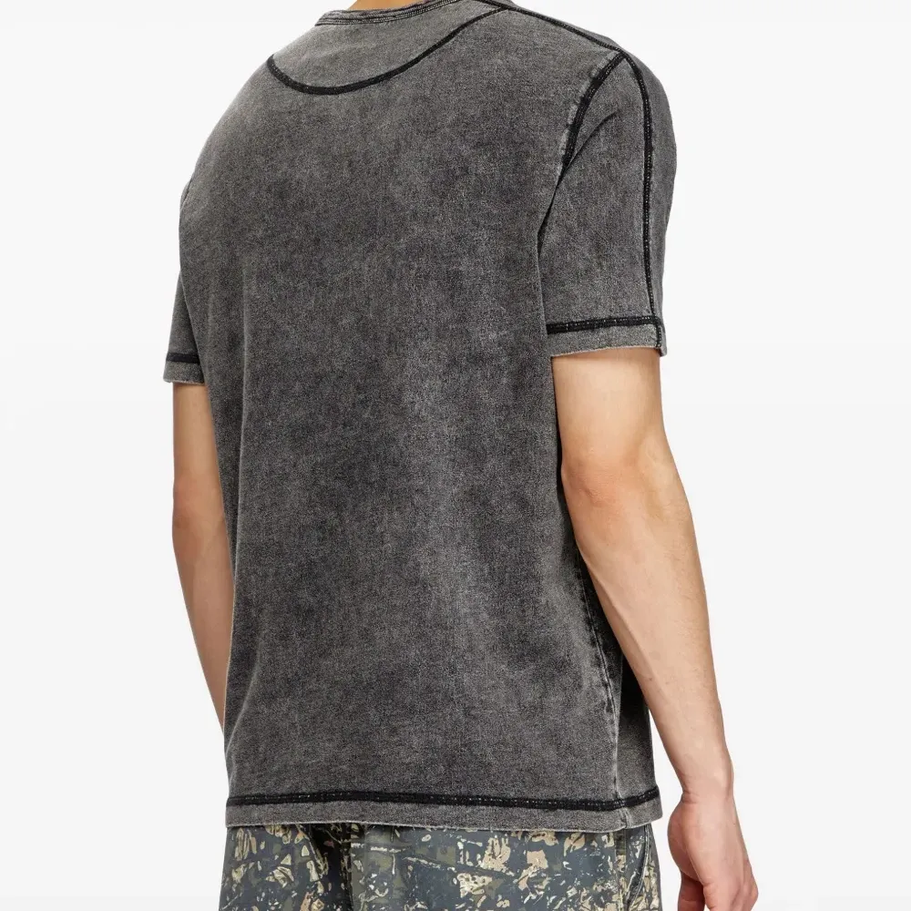 Футболка T-Adjind