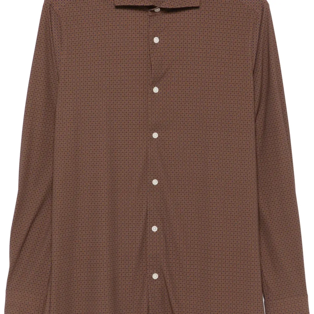 Рубашка с графичным принтом