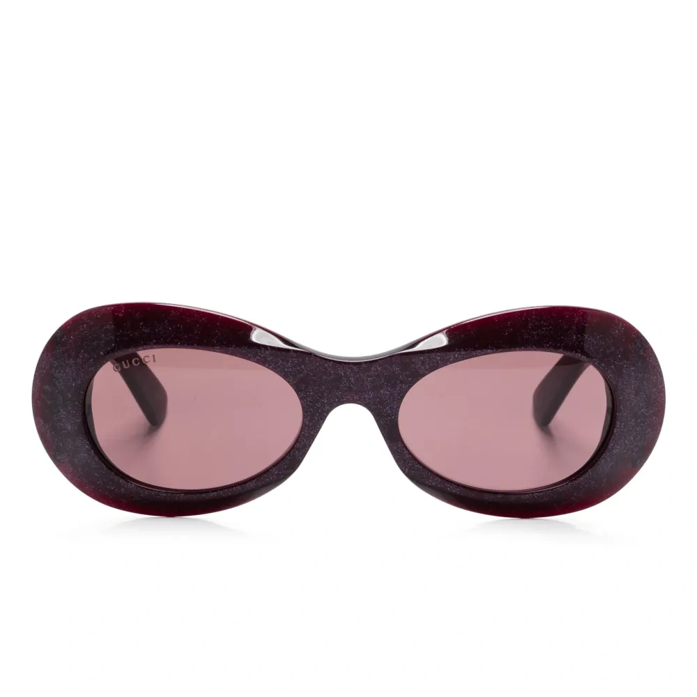 Солнцезащитные очки в овальной оправе