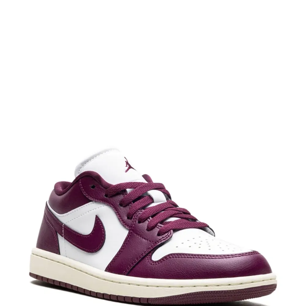 Кроссовки Air Jordan 1 Low Bordeaux
