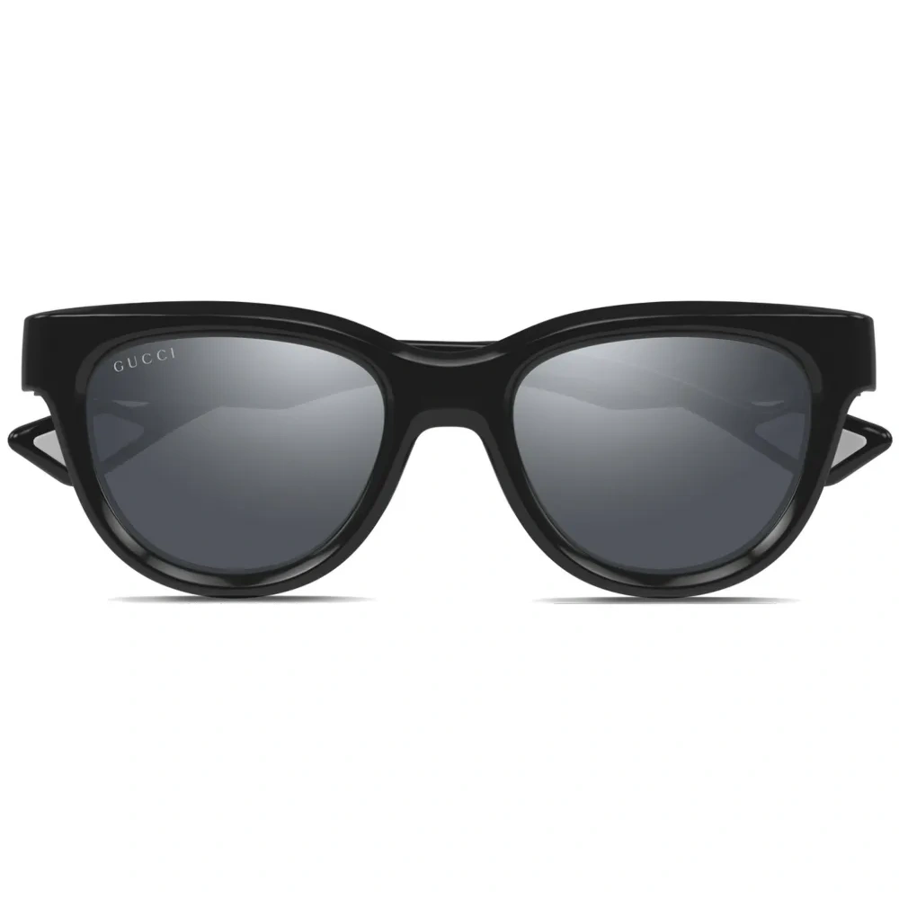 Солнцезащитные очки в овальной оправе