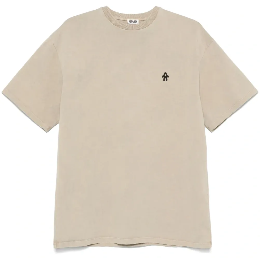 Футболка с вышитым логотипом Футболка с вышитым логотипом