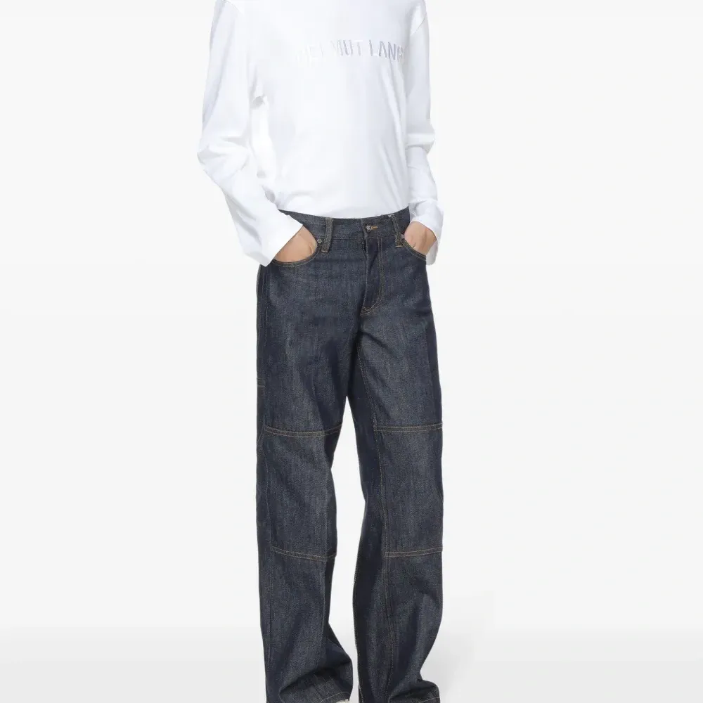 Футболка с вышитым логотипом Футболка с вышитым логотипом