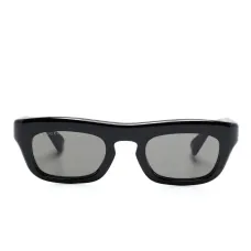 Солнцезащитные очки в прямоугольной оправе