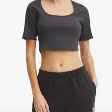 Футболка в рубчик с вырезом-лодочкой