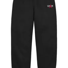 Спортивные брюки из коллаборации с Jordan