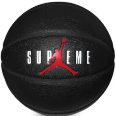 Баскетбольный мяч из коллаборации с Jordan