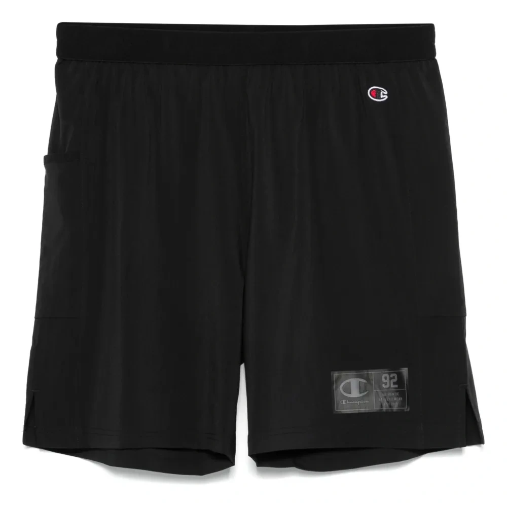 Спортивные шорты