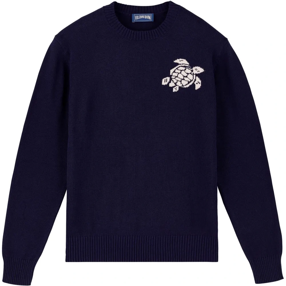 Свитер с вышитым логотипом