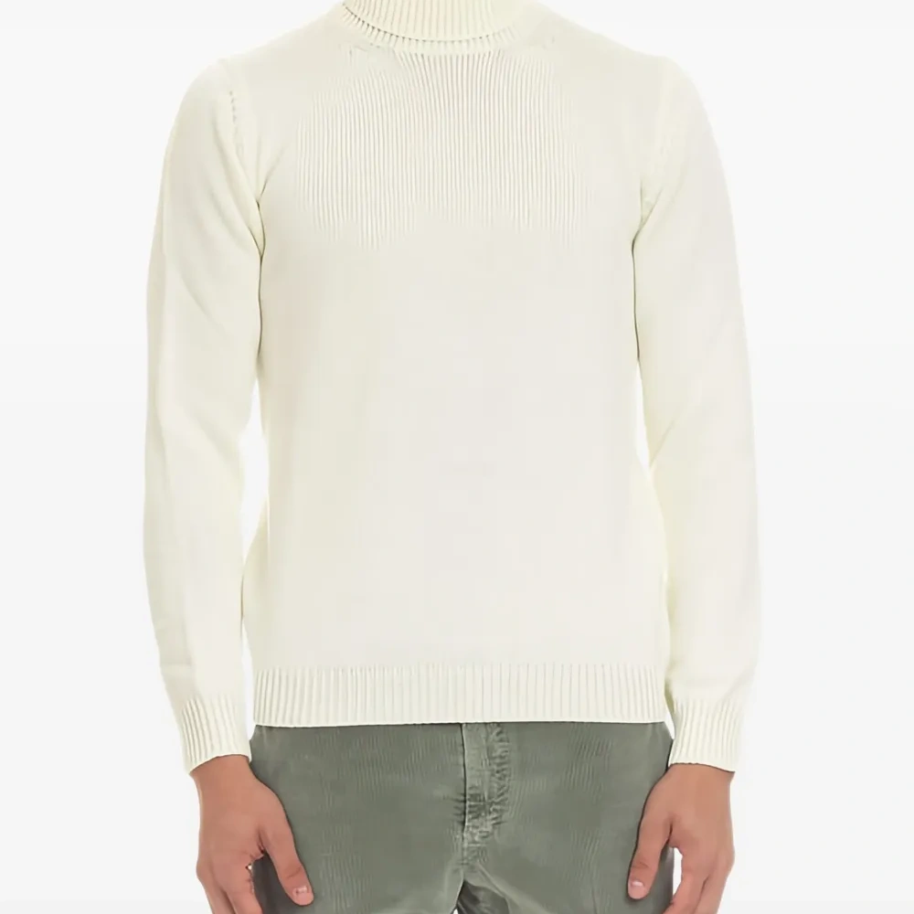 Свитер с воротником-стойкой