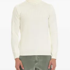 Свитер с воротником-стойкой