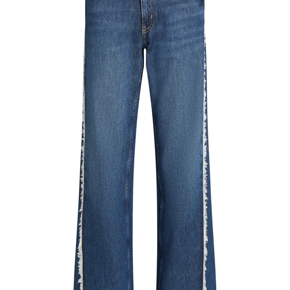 Прямые джинсы с нашивкой-логотипом