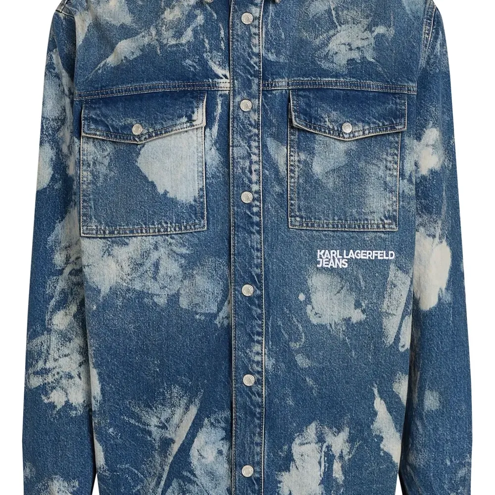 Выбеленная рубашка из переработанного хлопка