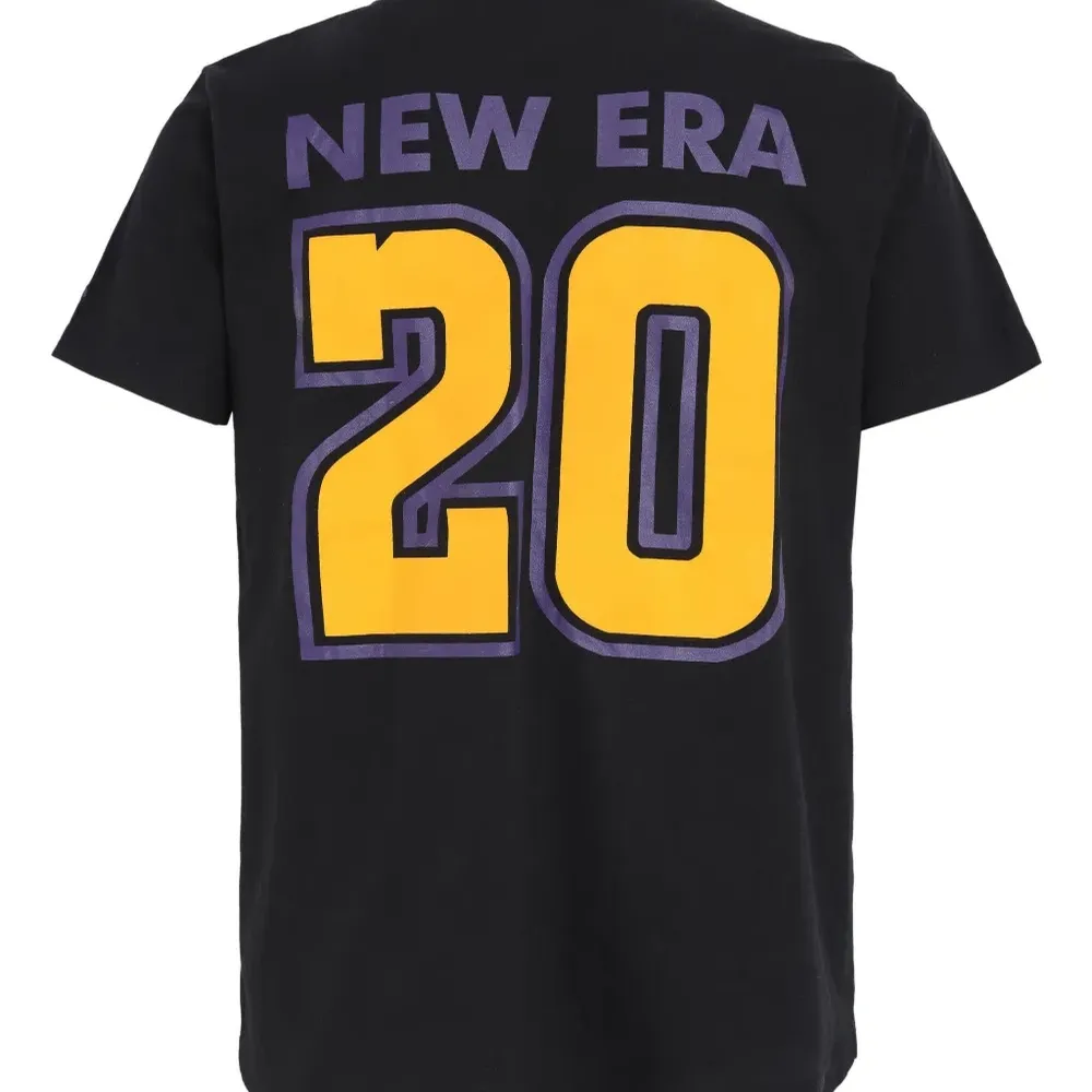 футболка с вышивкой из коллаборации с New Era