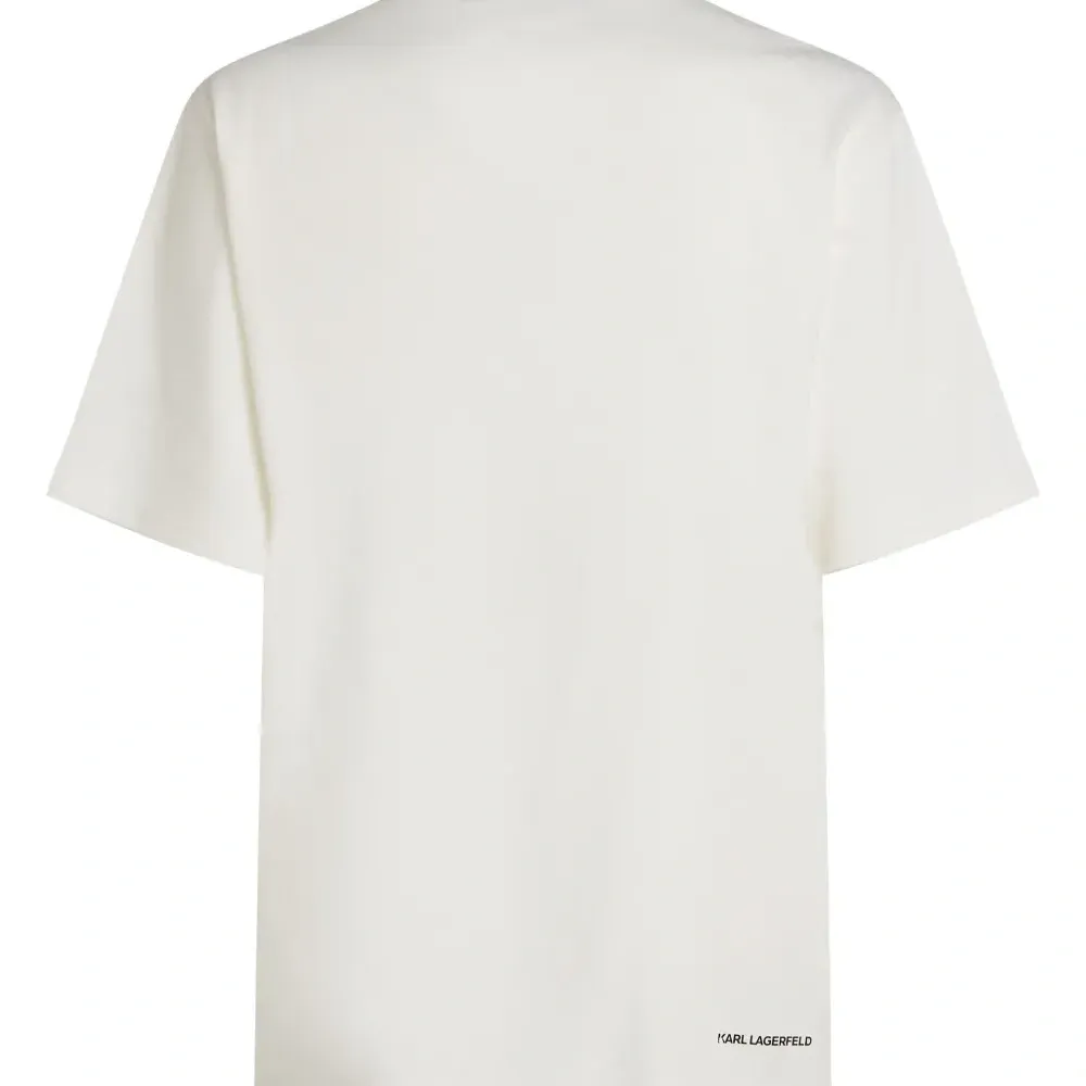 Футболка с логотипом