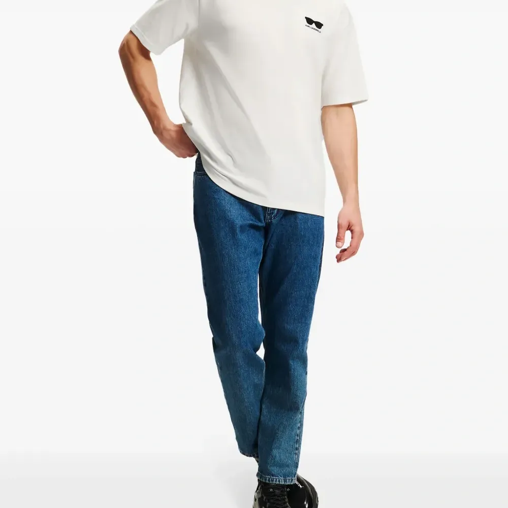 Футболка с логотипом