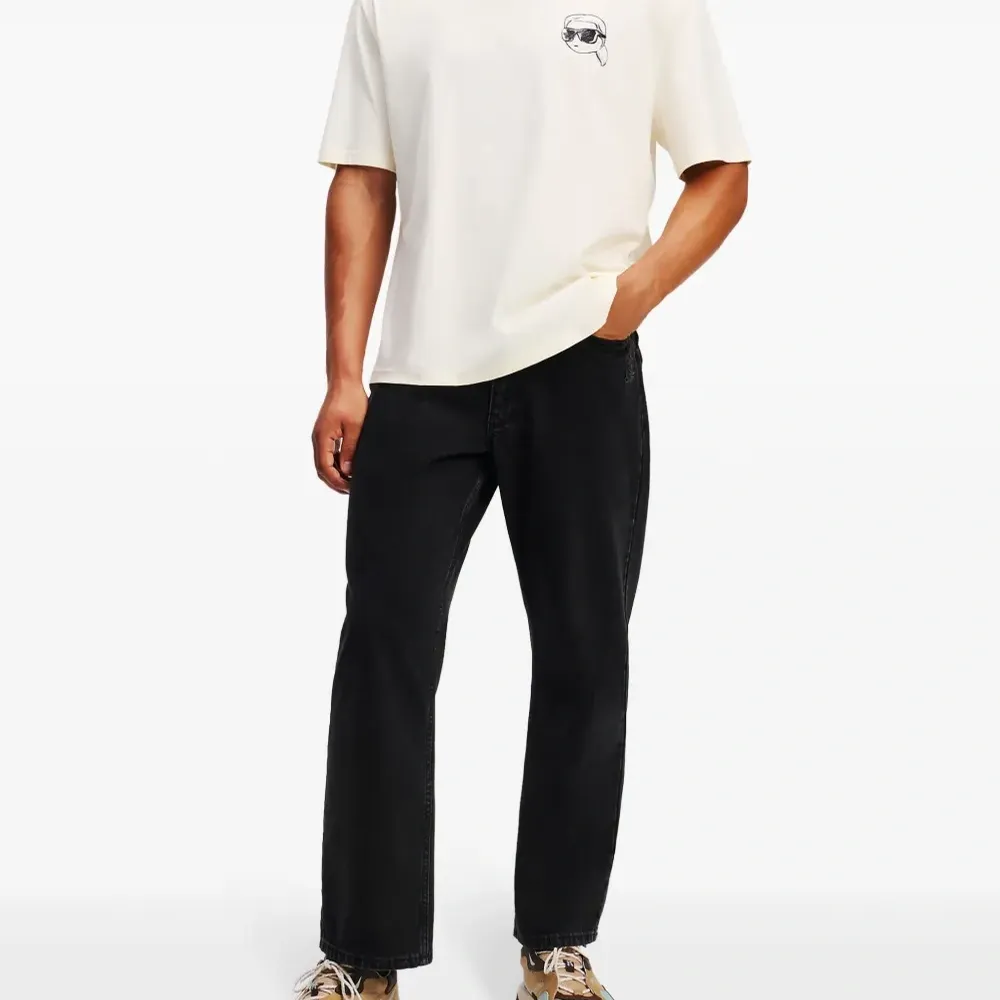 Футболка с нашивкой Ikon