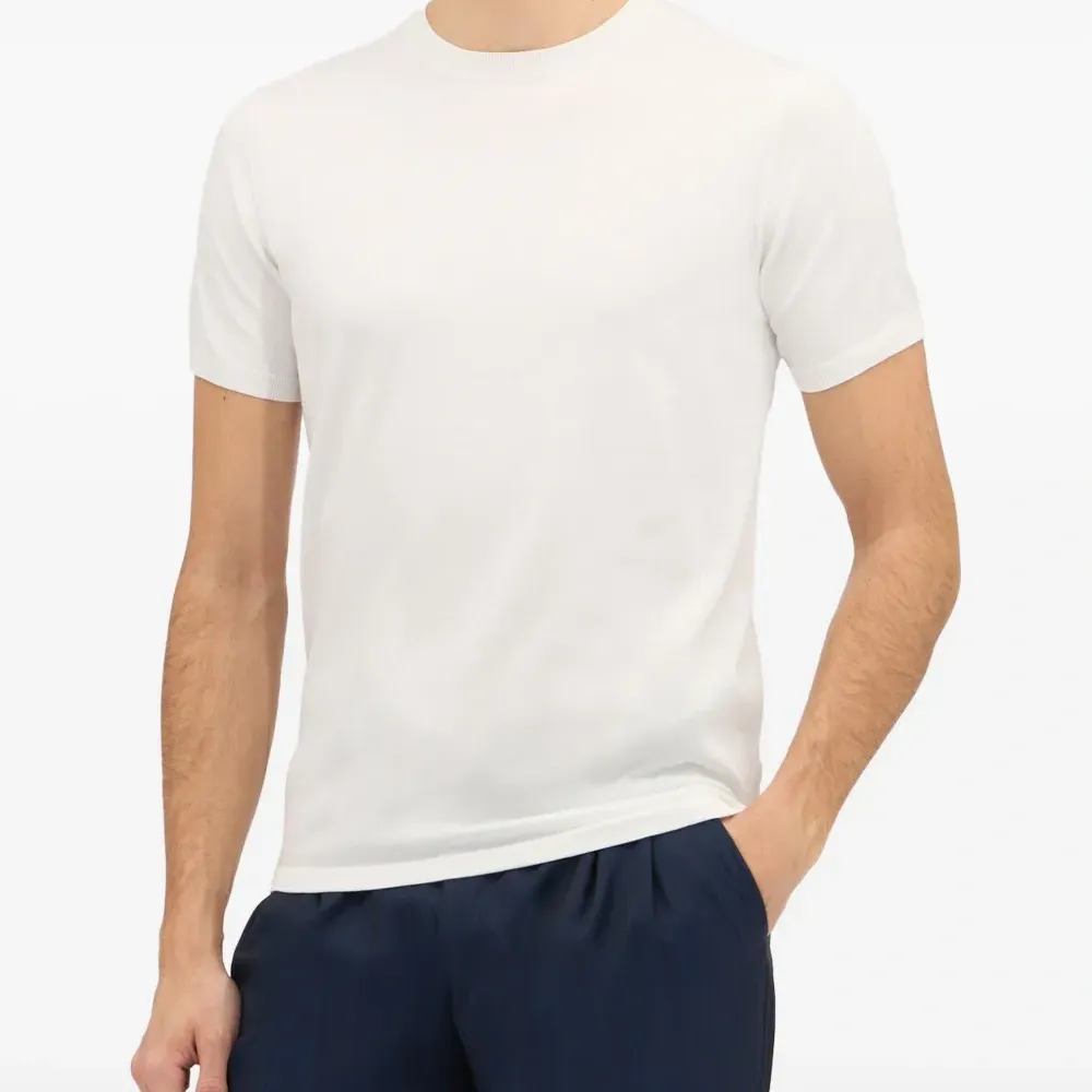 футболка с круглым вырезом