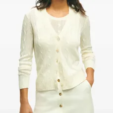 Кардиган вязаный косичкой на пуговицах