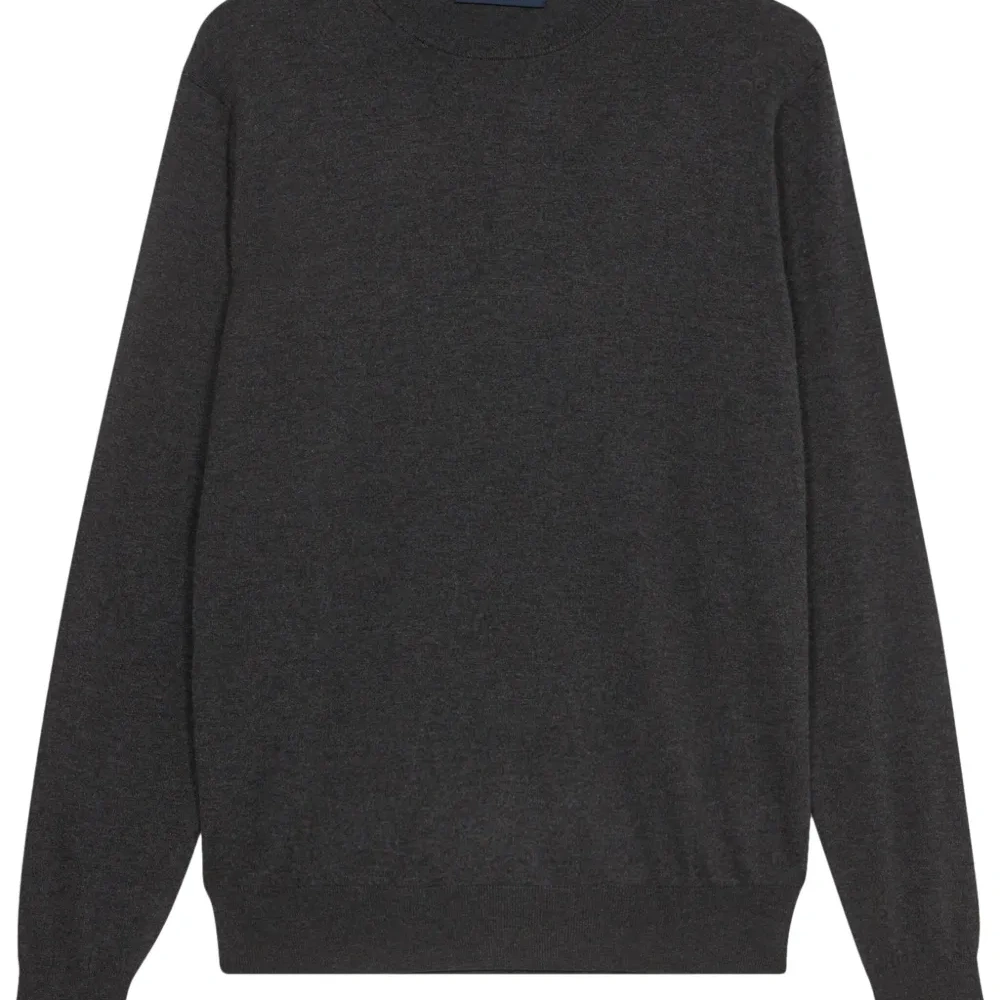 свитер с круглым вырезом