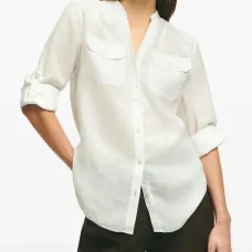 Рубашка с застежкой на пуговицы и накладными карманами с клапанами