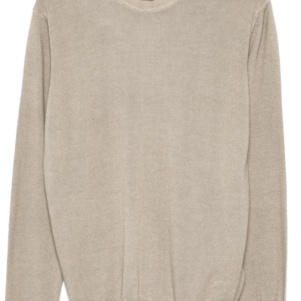 Шерстяной свитер