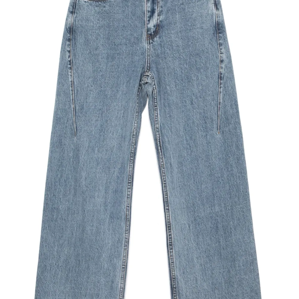 Широкие джинсы