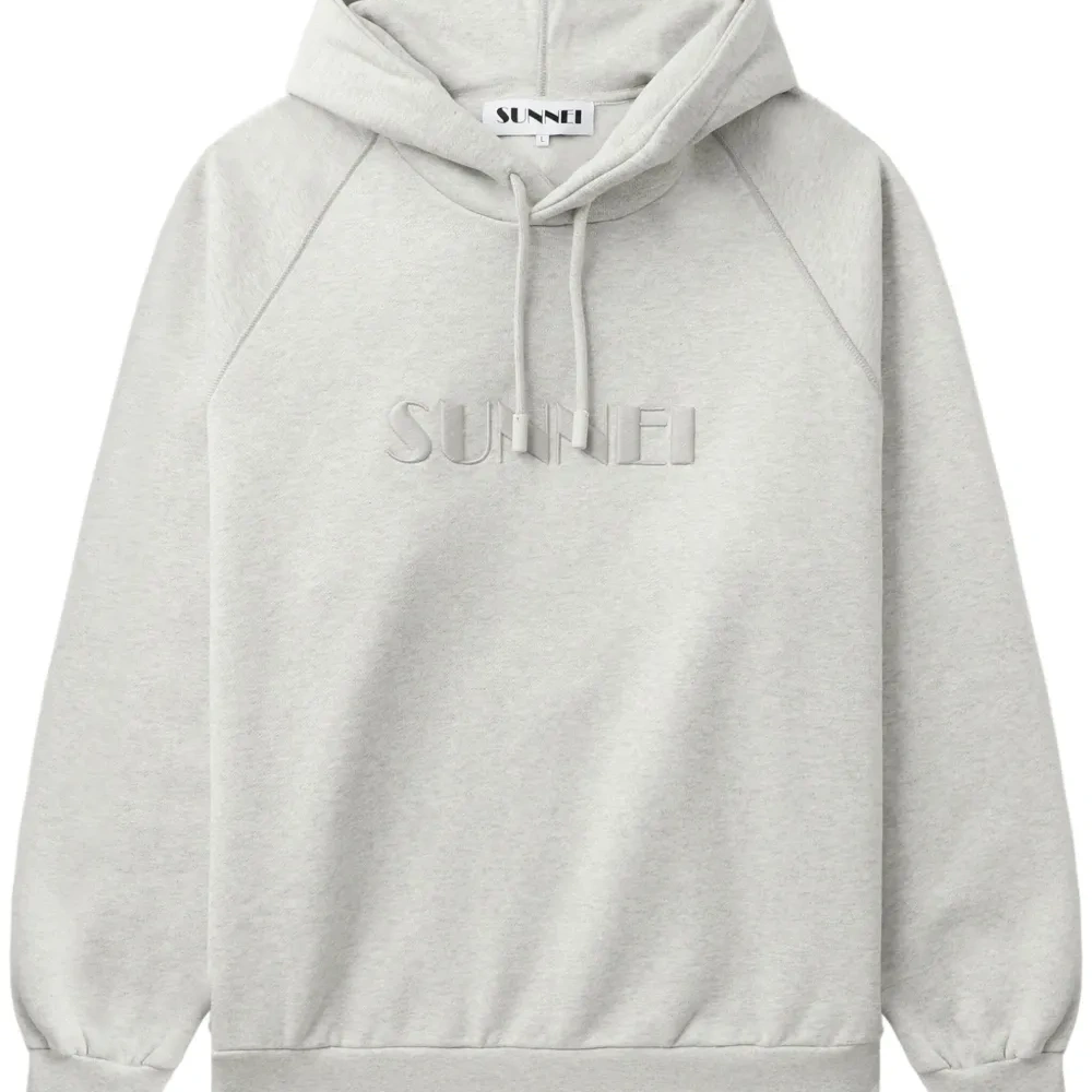 Худи с вышитым логотипом