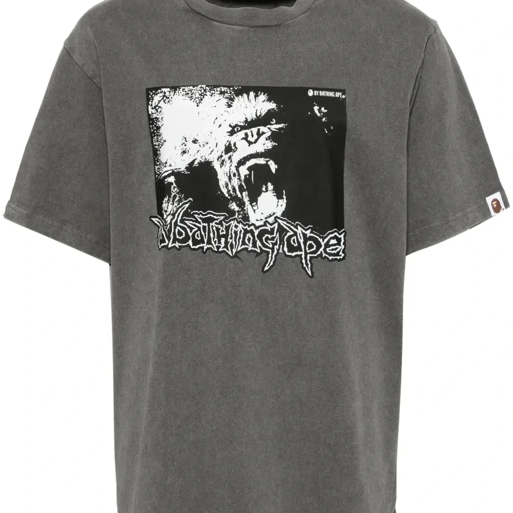 Футболка с графичным принтом