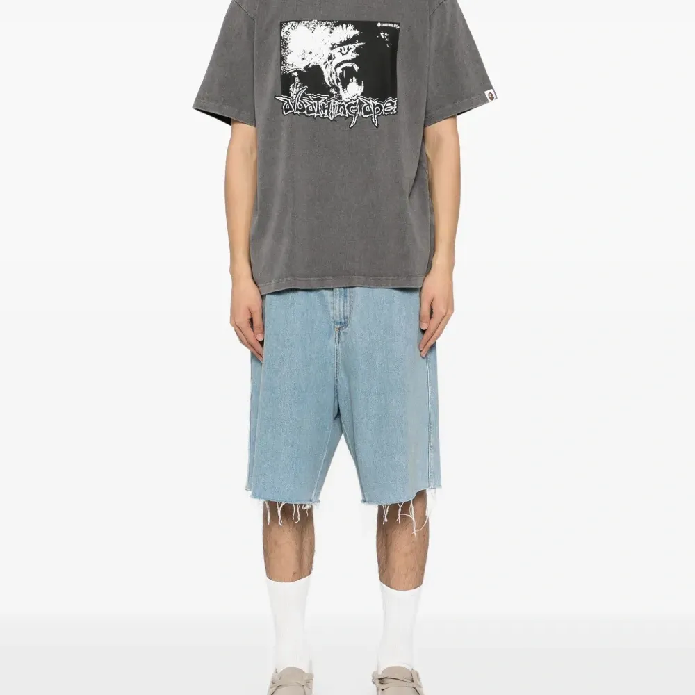 Футболка с графичным принтом