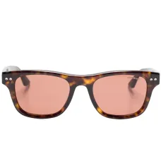 Солнцезащитные очки в квадратной оправе