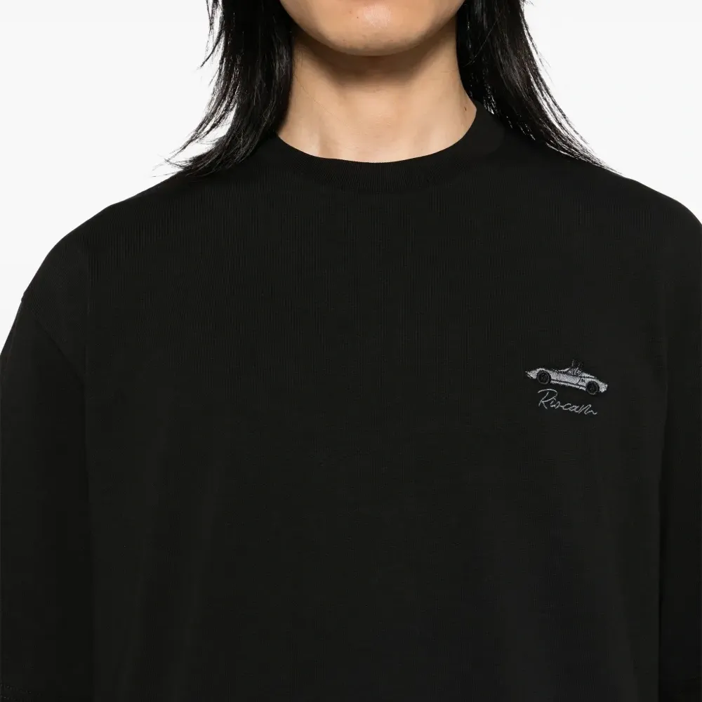 Футболка с вышивкой