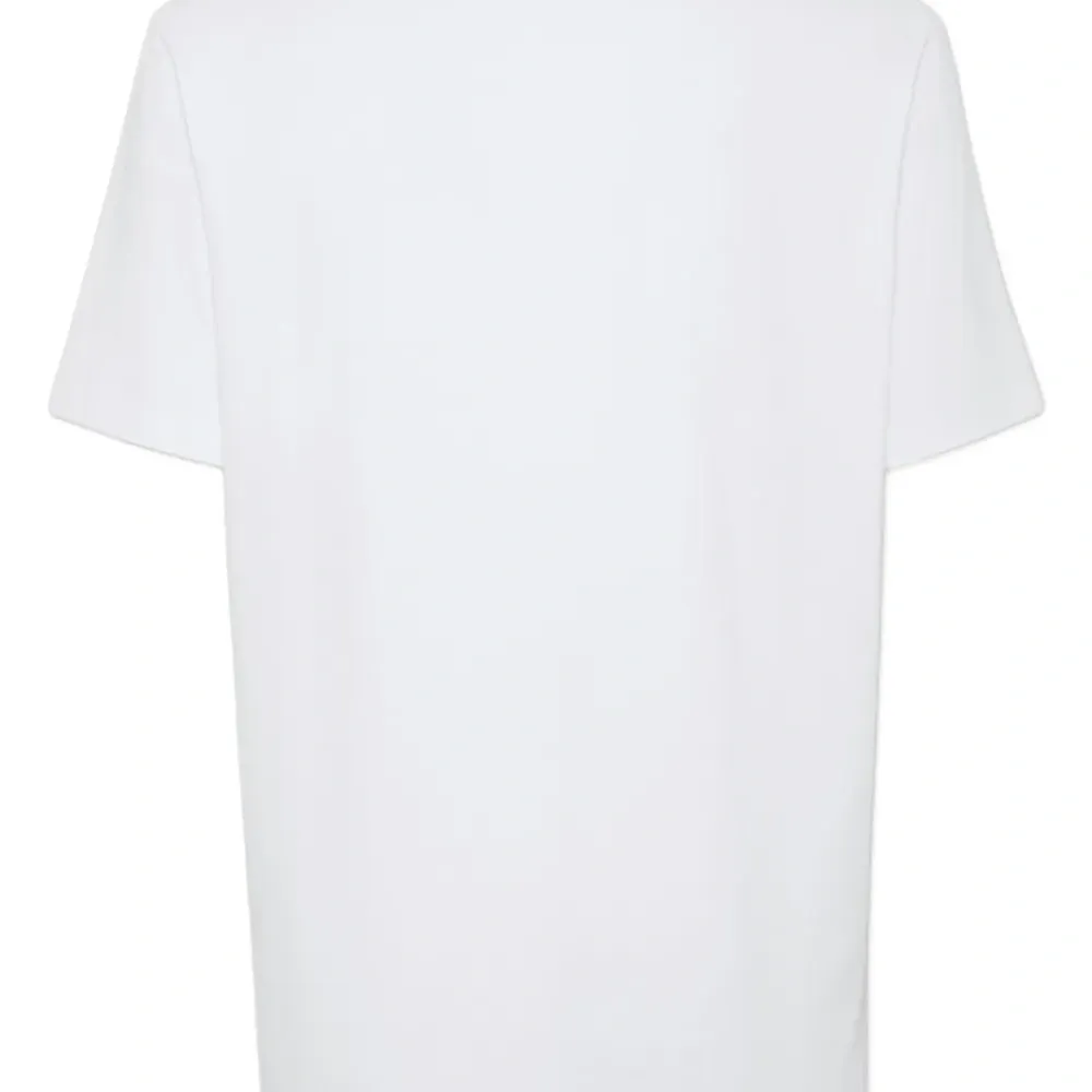 Футболка с вышитым логотипом