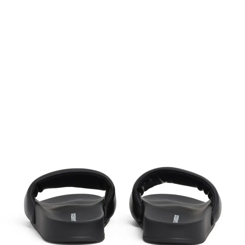 Шлепанцы с логотипом