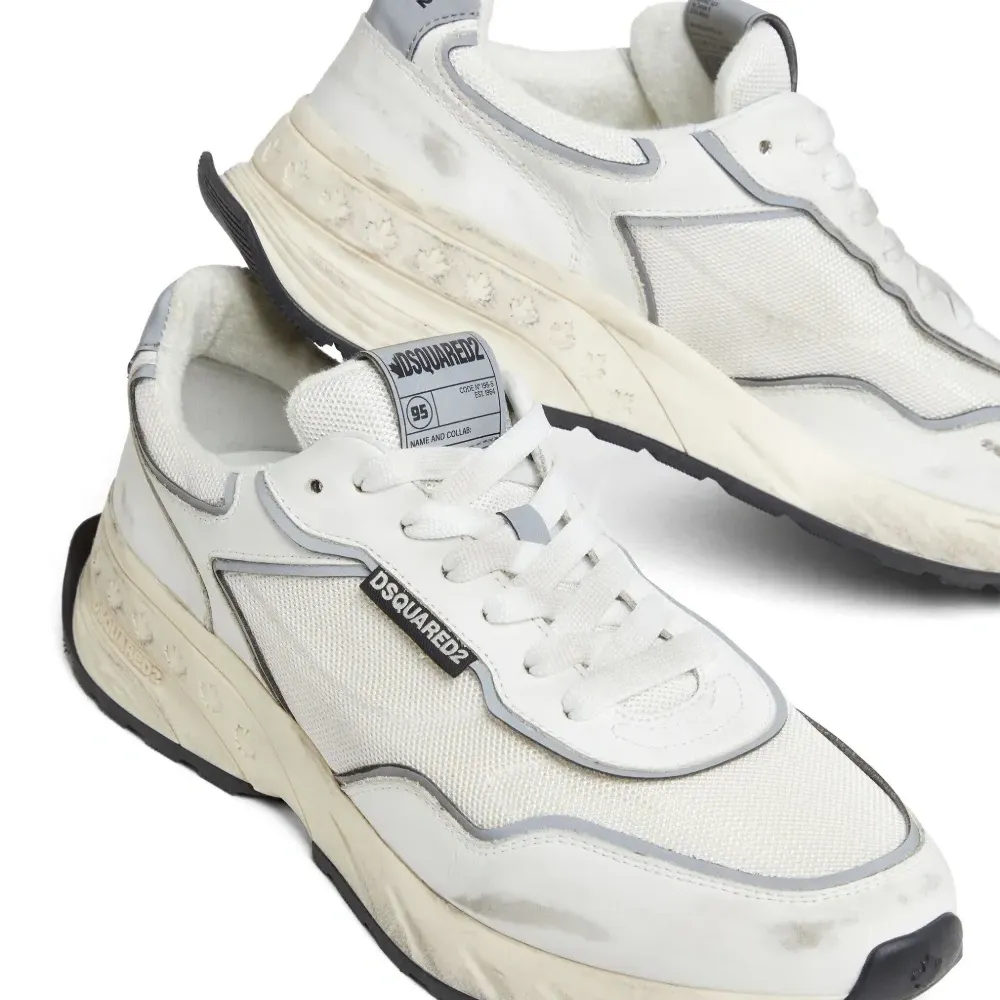 Кроссовки на шнуровке