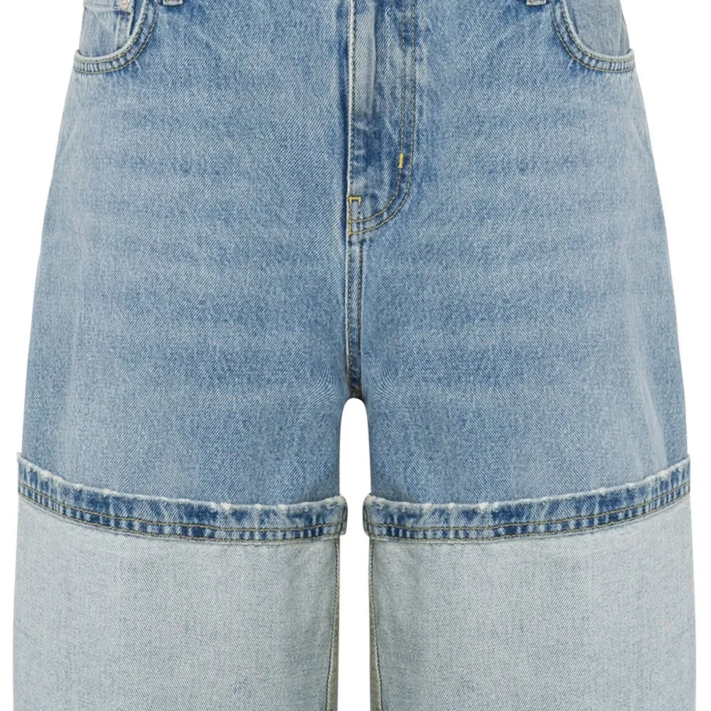 Джинсовые шорты с подворотами