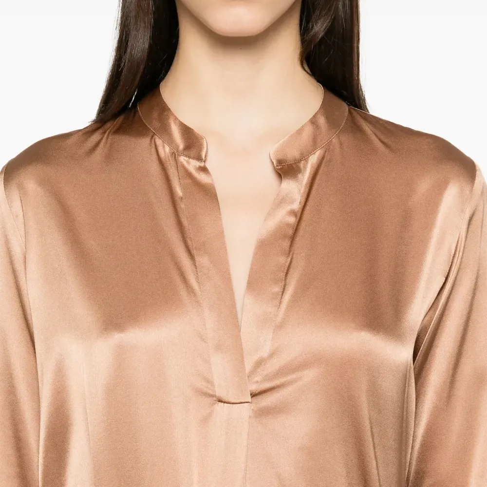 Атласная блузка