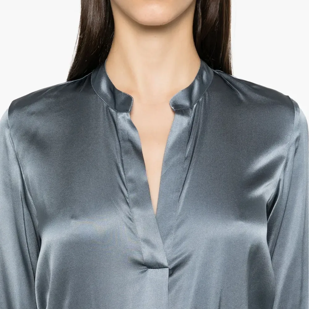Атласная блузка