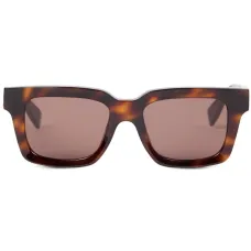 Солнцезащитные очки в квадратной оправе