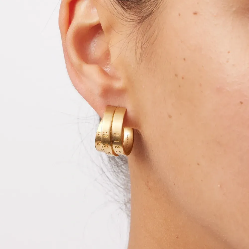 Серьги с логотипом