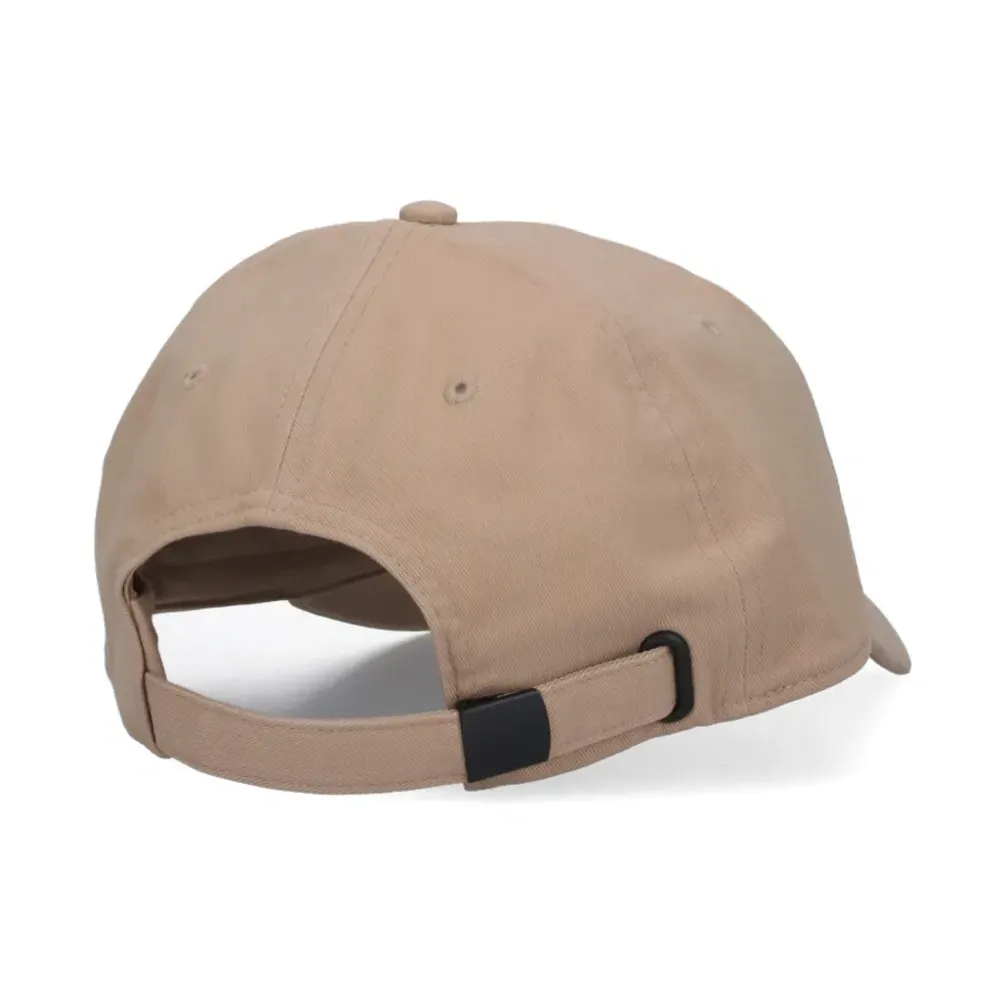 Кепка с вышитым логотипом