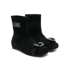 Ботинки с пряжкой