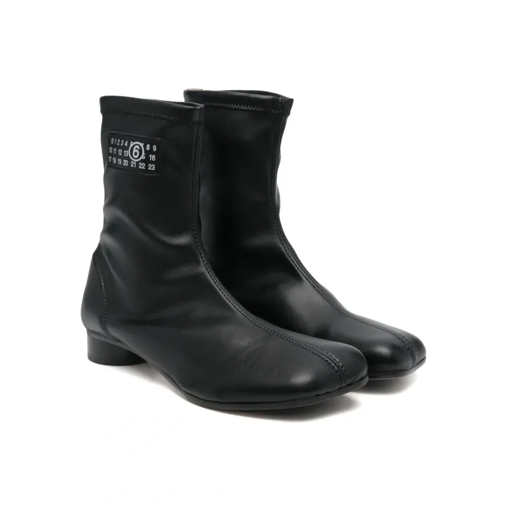 Ботинки с логотипом